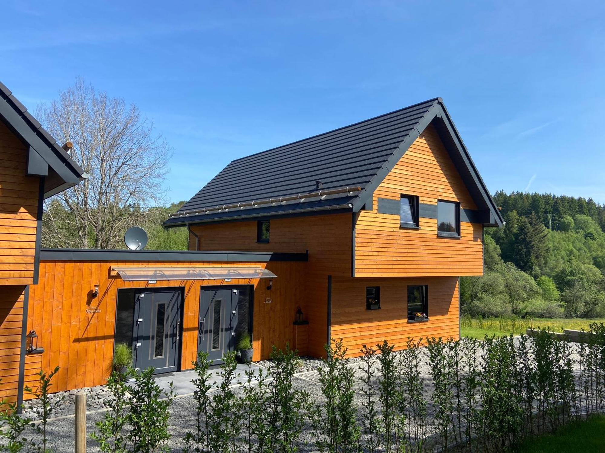 Urlaub Am Schwarzbach Mit Sauna Und Whilpool Butgenbach Exteriör bild